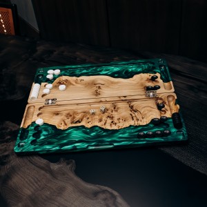 “Viatum” backgammon. Rocky elm, epoxy resin in the shade of Colombian emerald, polyurethane varnish