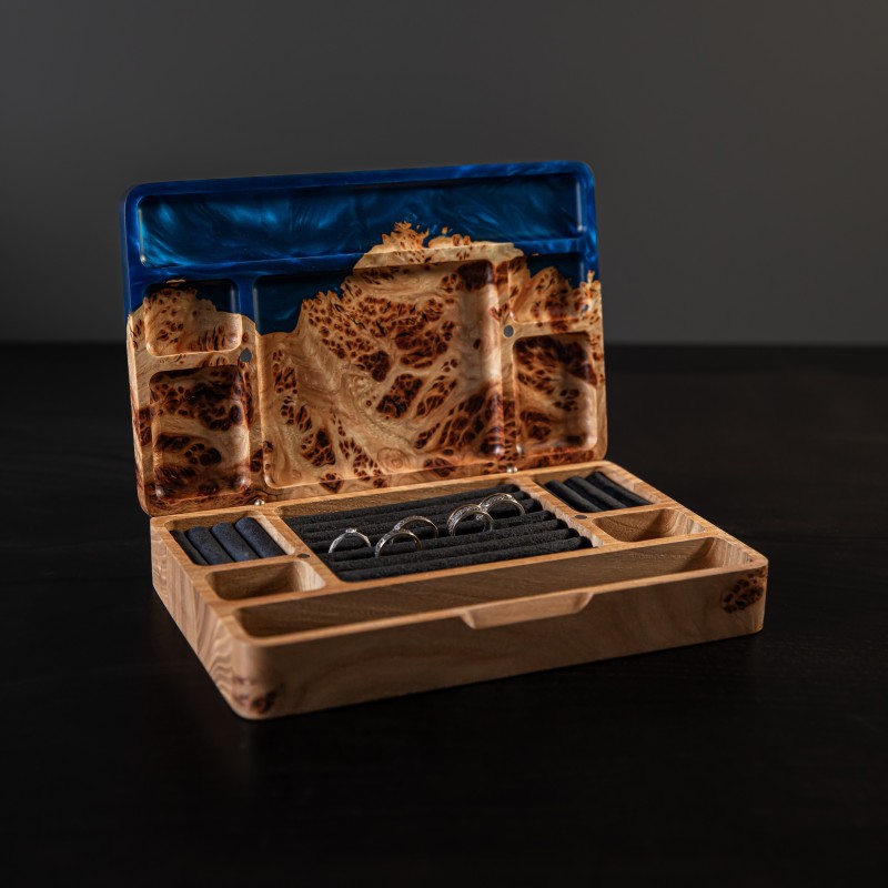 Jewelry box “Ornament. Sapphire”. Elm wood, blue pearlescent epoxy resin, polyurethane lacquer