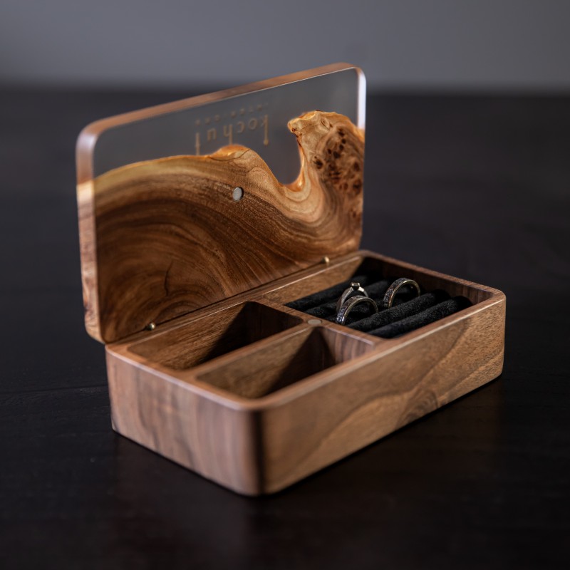 Скринька для прикрас «Орнамент. Кришталь». Скельний в'яз, епоксидна смола, поліуретановий лак