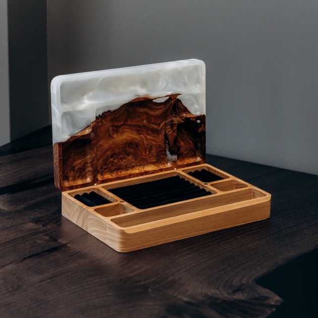 Jewelry box «Ornament. Platinum». Rock elm, white pearl epoxy resin, polyurethane 