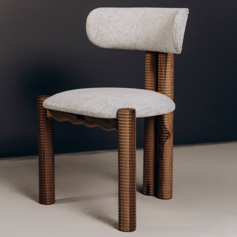 Стілець «Аріс». Європейський горіх, натуральна тканина, поліуретановий лак