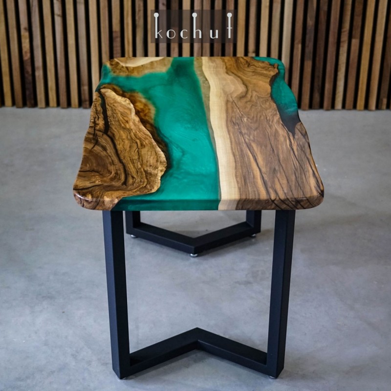 Zealand — dining table made of walnut and epoxy resin