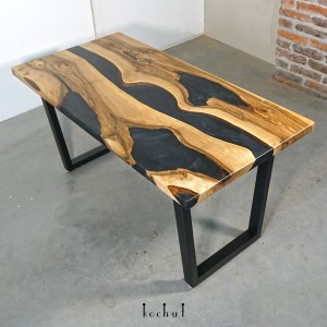 Mistral — dining table made of walnut and epoxy resin