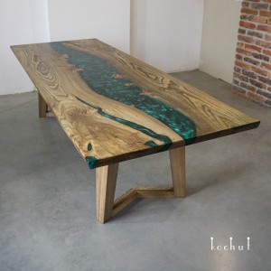 Greendale dining table. Elm, epoxy resin, toning, polyurethane