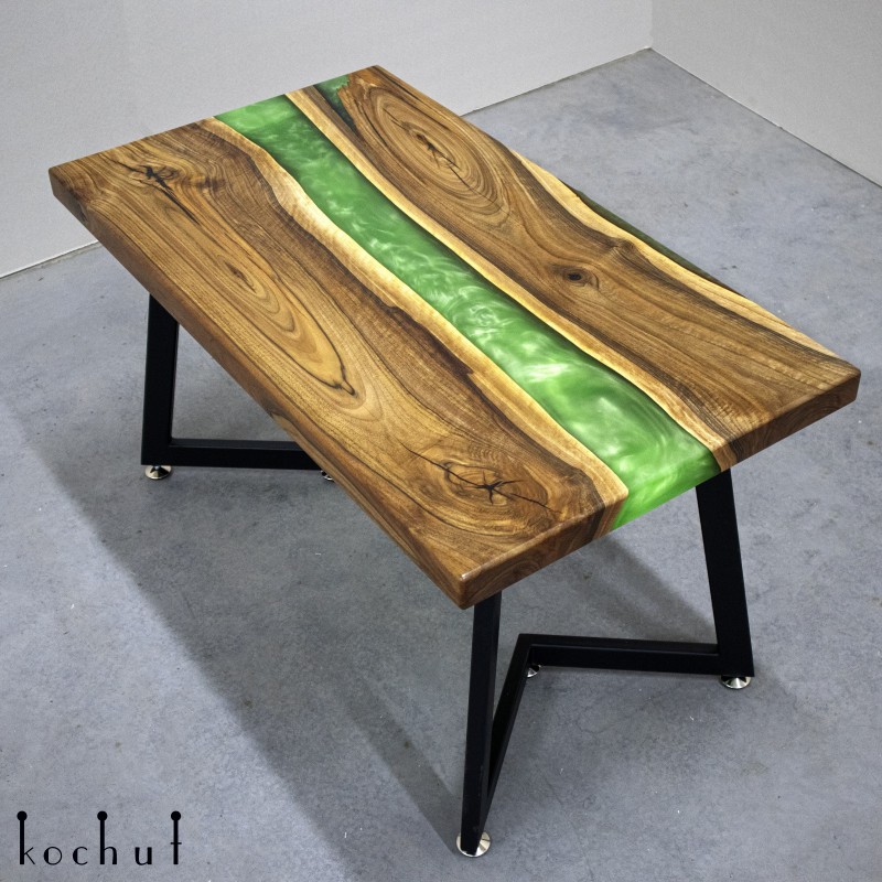 Side table «Actinidia». Walnut, epoxy resin, polyurethane
