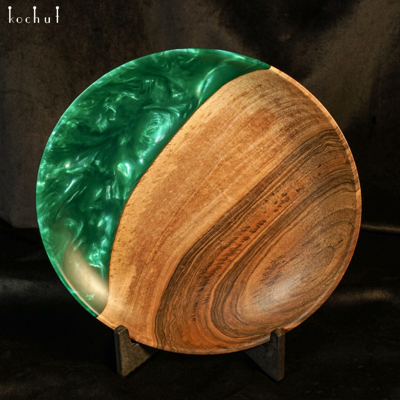 Plate for fruit «Satori» (Emerald). Maple, epoxy