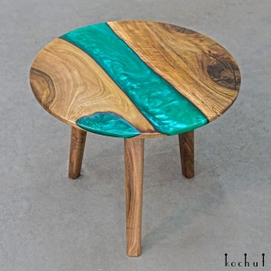 Side table «Menthol». Walnut, epoxy resin, polyurethane varnish