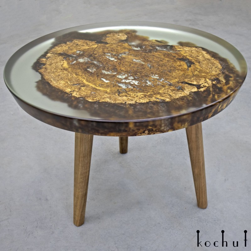 Side table «Aurelia». Elm, epoxy resin, polyurethane