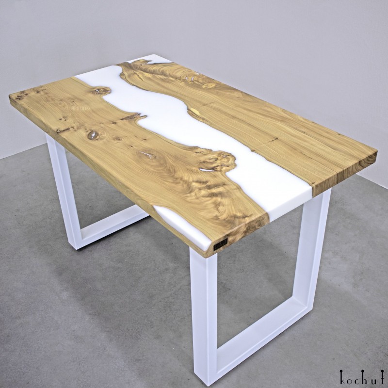 Обідній стіл «Сніг у пустелі». Скельний в'яз, біла епоксидна смола, поліуретановий лак (металеві ніжки)