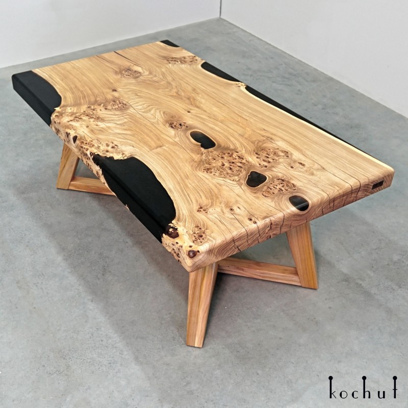 Coffee table «Onyx». Elm, epoxy resin, polyurethane