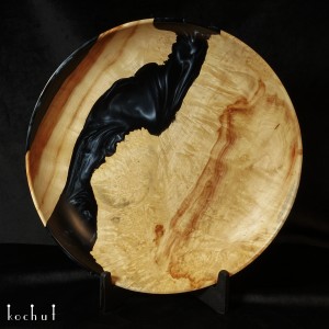 Decorative plate «Satori. Onyx». Maple, black pearl epoxy resin, oil-wax