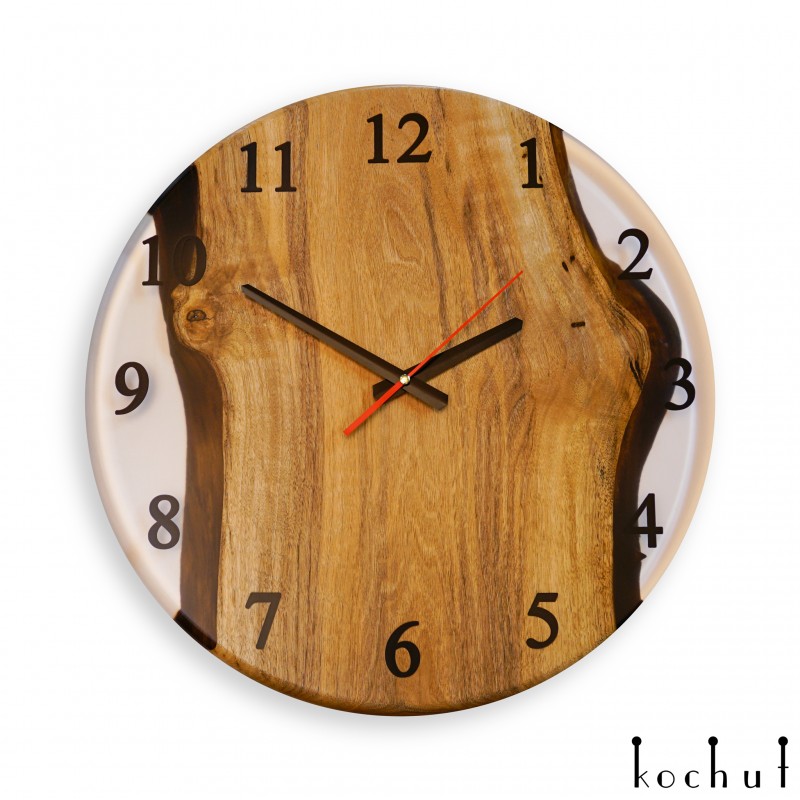 "Continuum" wall clock made of elm, maple and epoxy resin