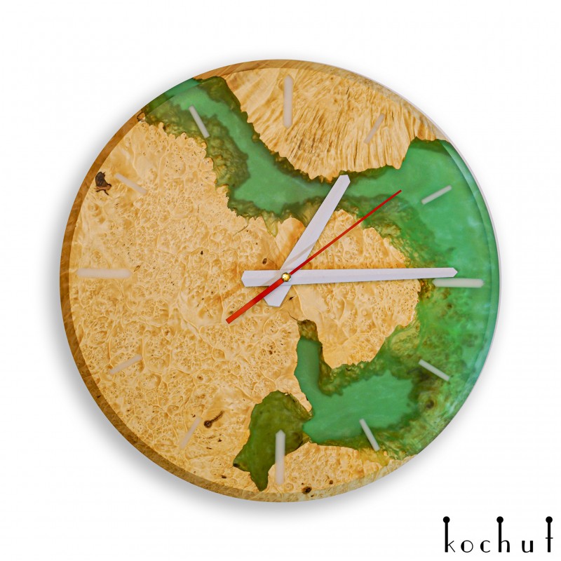 Wall clock «Continuum». Maple, green transparent epoxy resin, polyurethane, round shape