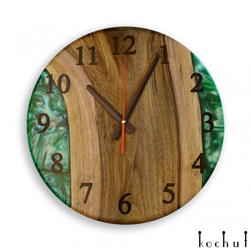 Wall clock «Continuum». Walnut, green pearl epoxy resin, polyurethane, round shape