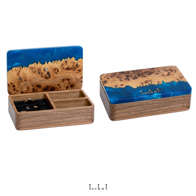 Jewelry box «Ornament. Sapphire». Walnut, elm, epoxy resin, polyurethane 