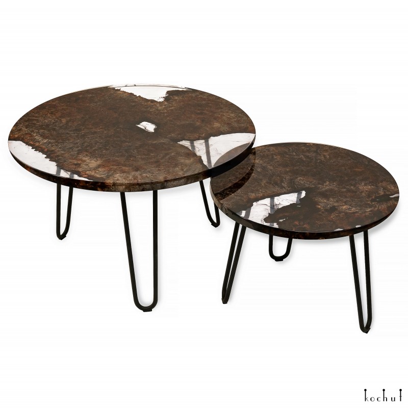 Coffee table «Molfaria». Tinted poplar, transparent epoxy resin, polyurethane 