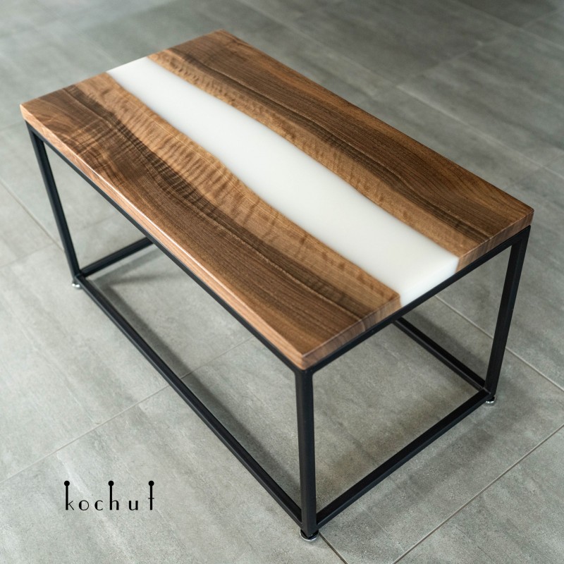 Side table «Carneol». Walnut, epoxy resin, polyurethane varnish