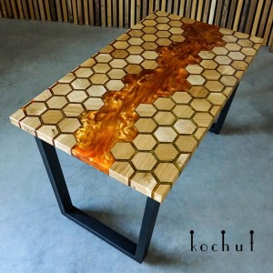 Dining table «Honeycomb». Oak, epoxy resin, polyurethane 
