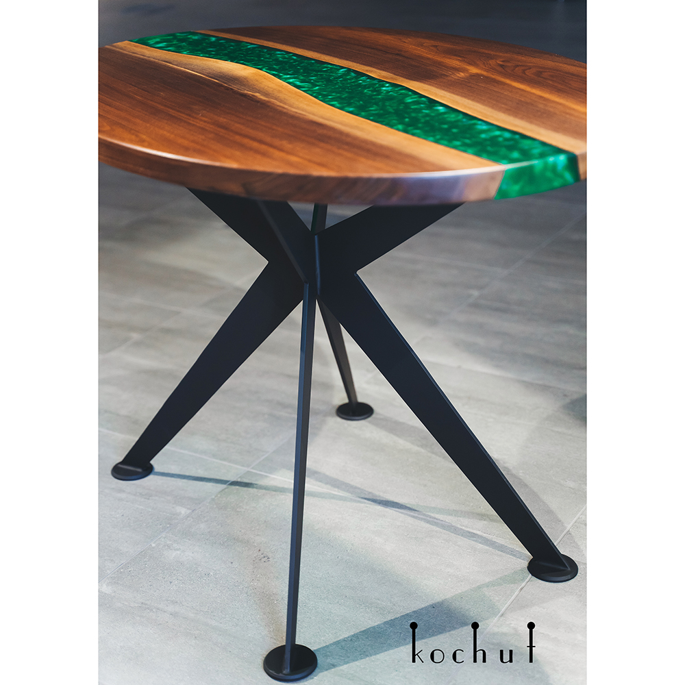 Oval-shaped table-river